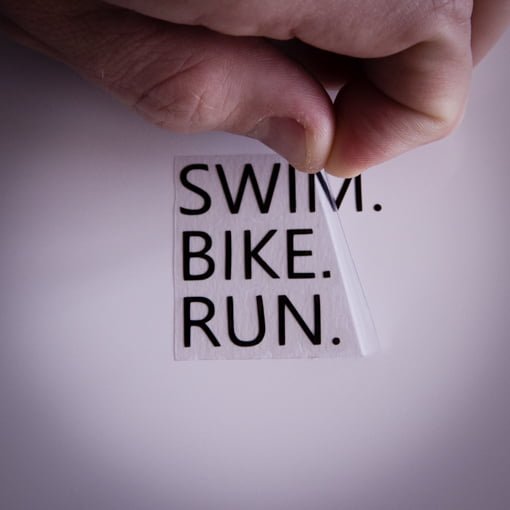 Aufkleberanleitung - Trägerfolie abziehen